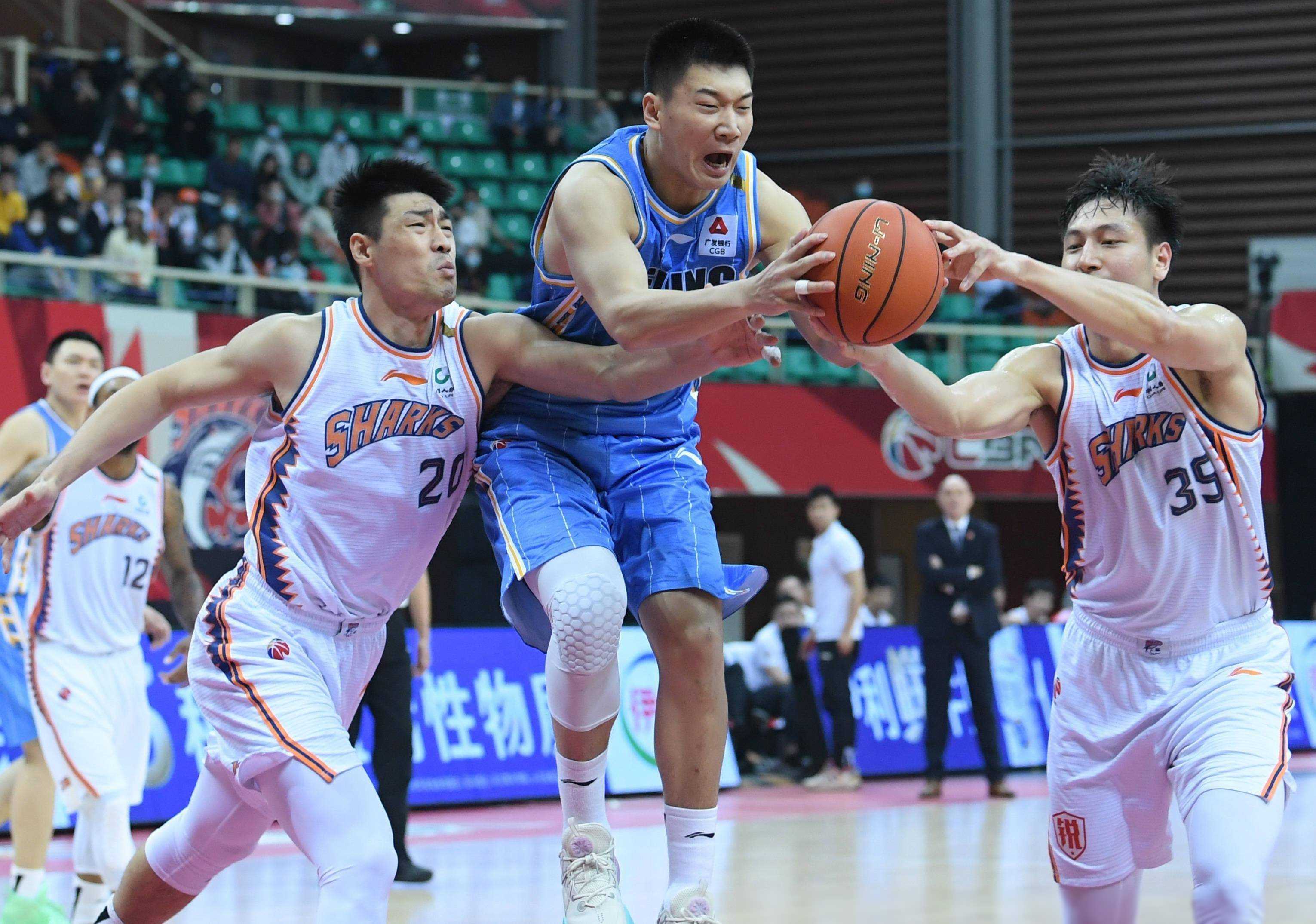 星空体育-关于转折点！葡萄牙体育止住颓势，CBA季后赛冲刺阶段攻防权衡，目标明确，临场指挥获称赞的信息