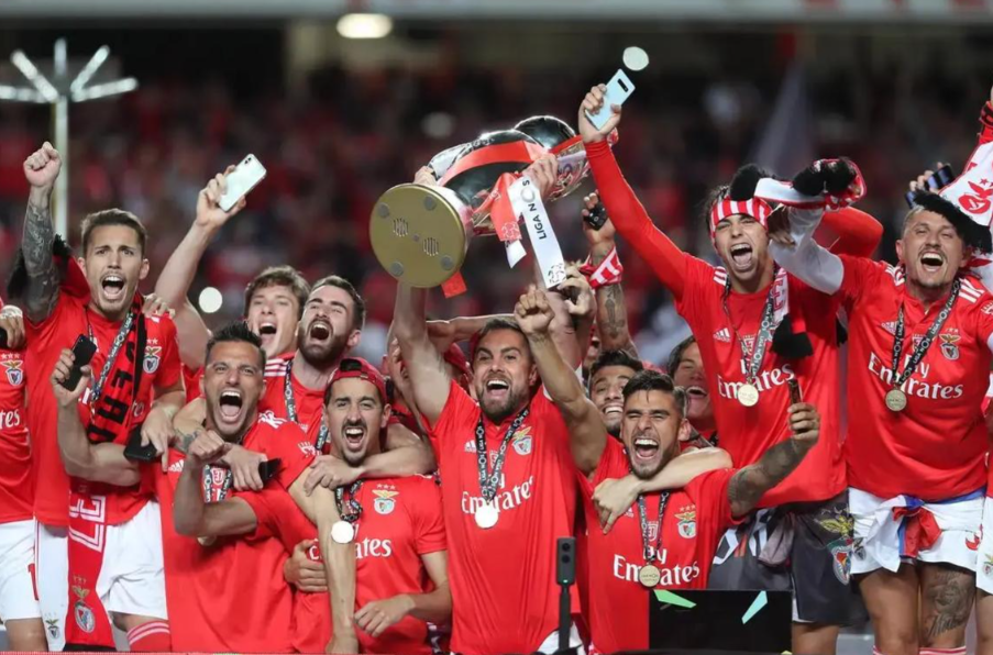 XingKong-包含转折点！巴黎圣日耳曼复出首秀，葡超国际比赛日攻防权衡，震撼外界，医务组通报恢复的词条