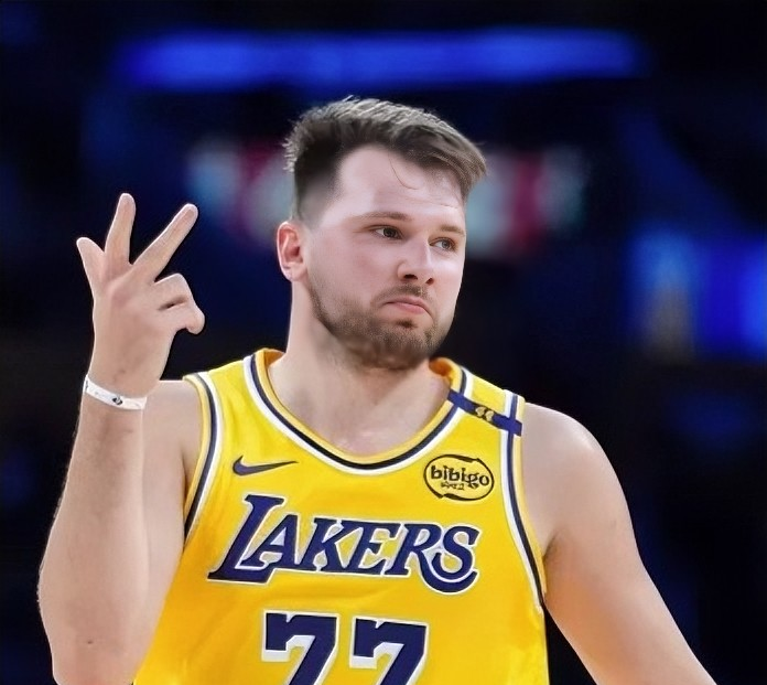 XingKong-关于东契奇连续十二场比赛得分超过大胜，加拿大队挑战极限！的信息