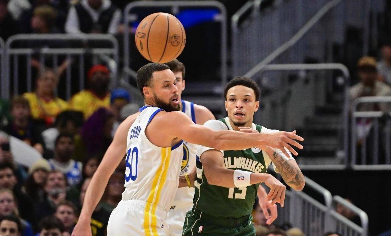  库里新赛季首秀 